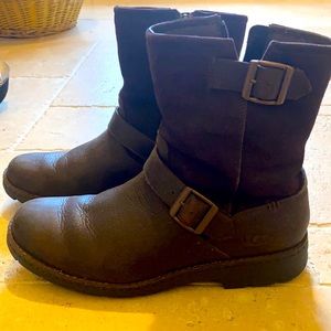 Uggs brown boots
